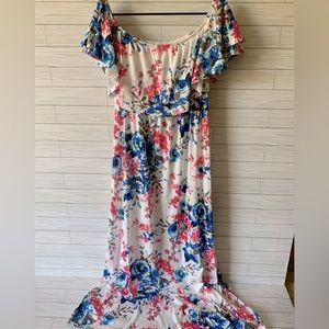 Off the shoulder maxi dress white with floral pattern